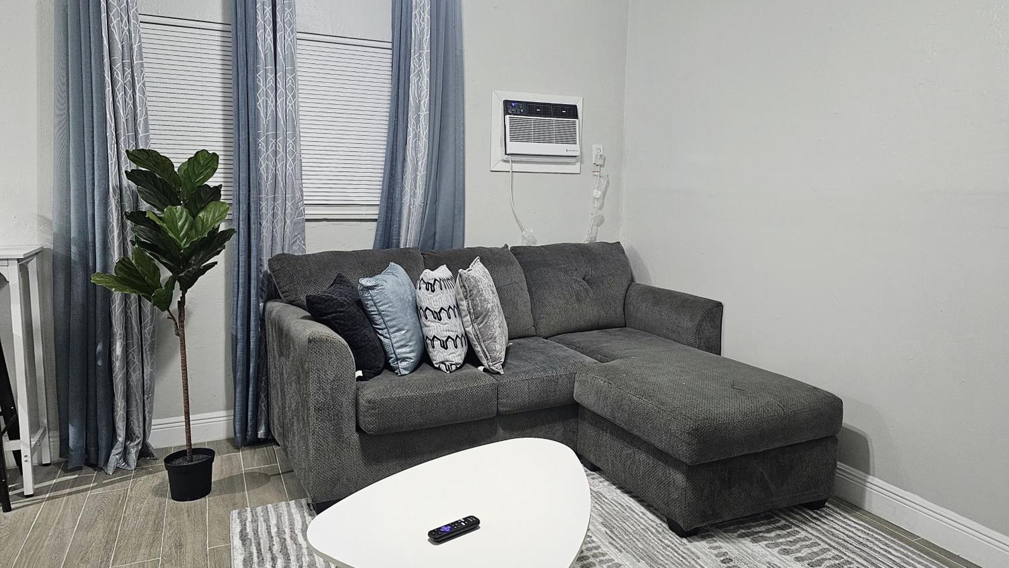 Big Tv Apartment 5 Miles From Hard Rock Casino Hollywood Bagian luar foto
